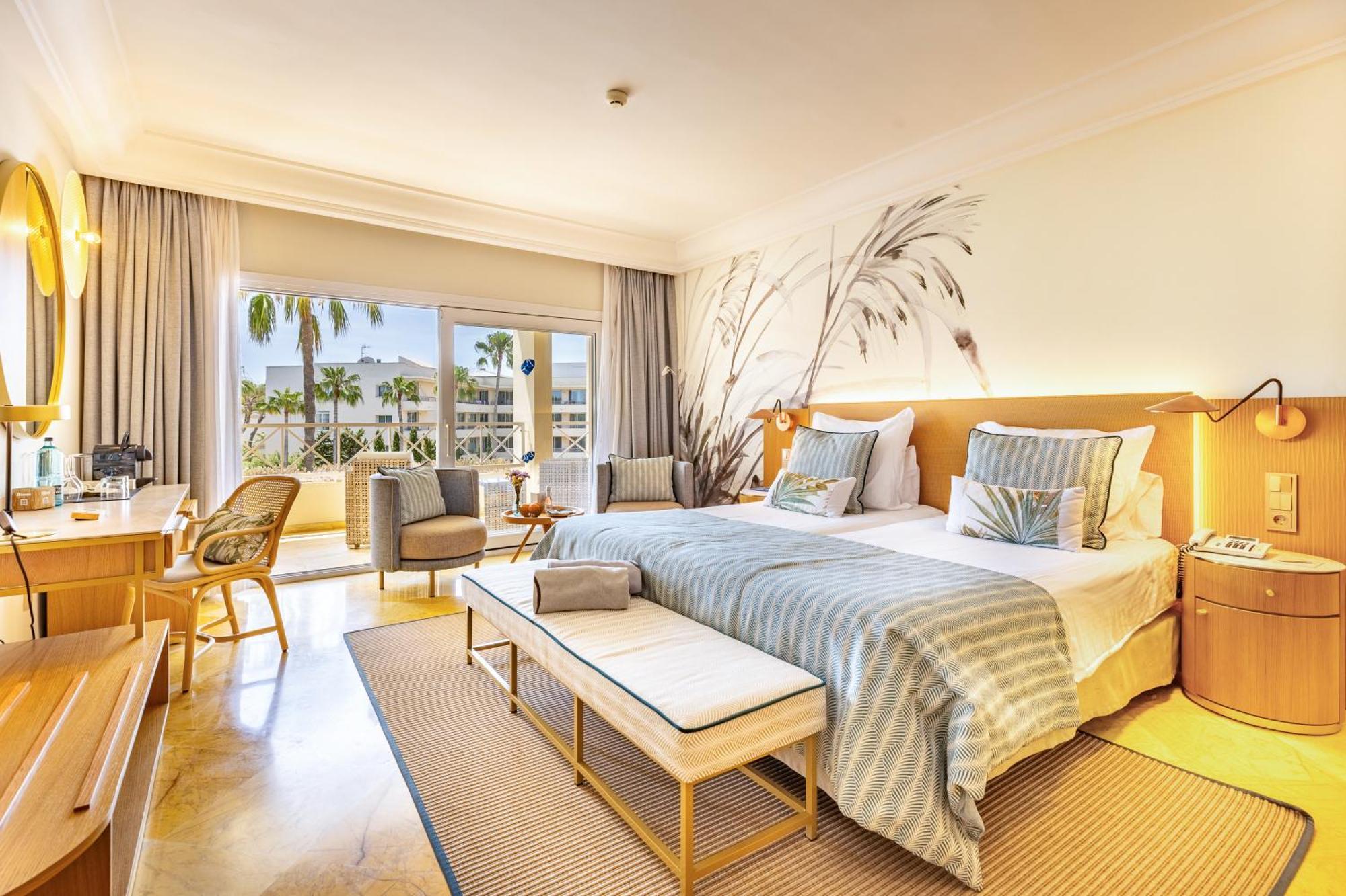 Grupotel Parc Natural & Spa Плайя де Муро Экстерьер фото Deluxe room