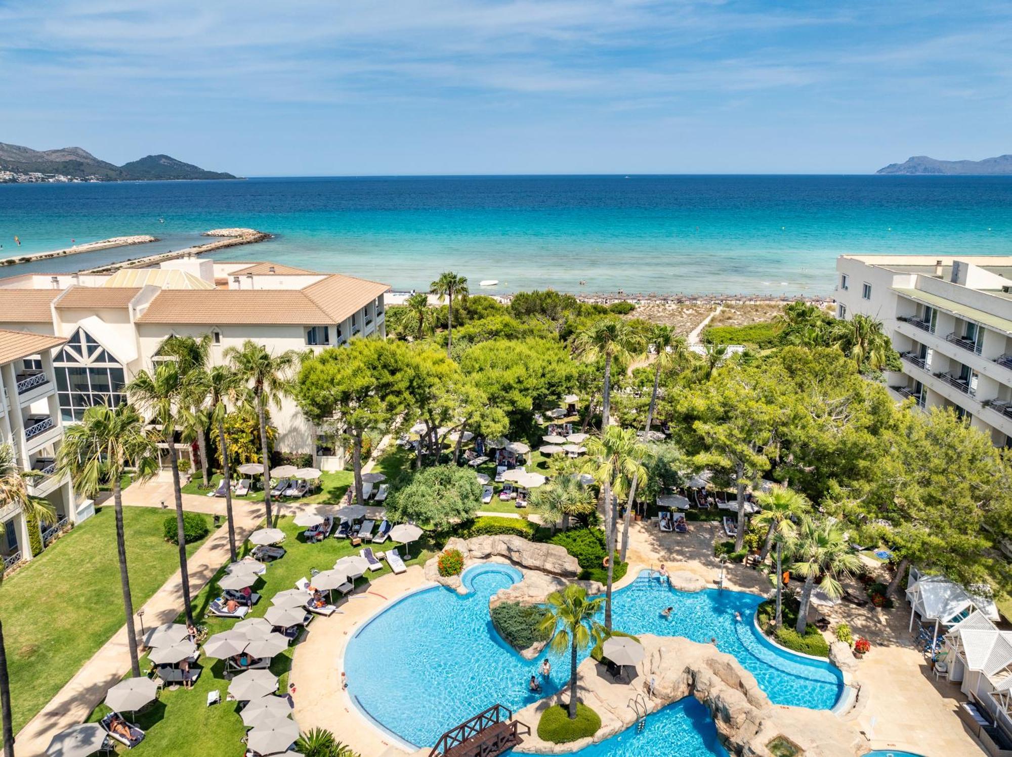 Grupotel Parc Natural & Spa Плайя де Муро Экстерьер фото Aerial view of the resort