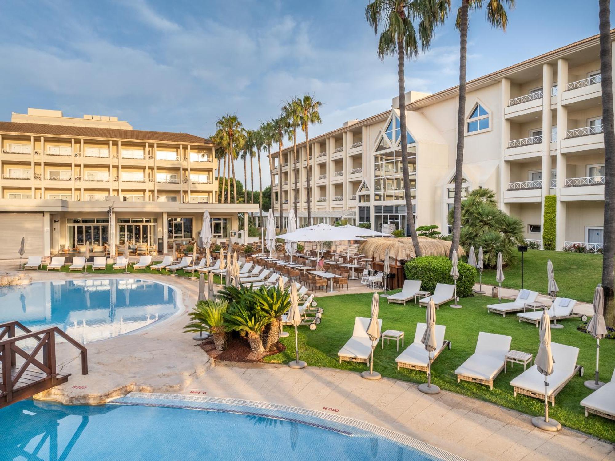 Grupotel Parc Natural & Spa Плайя де Муро Экстерьер фото