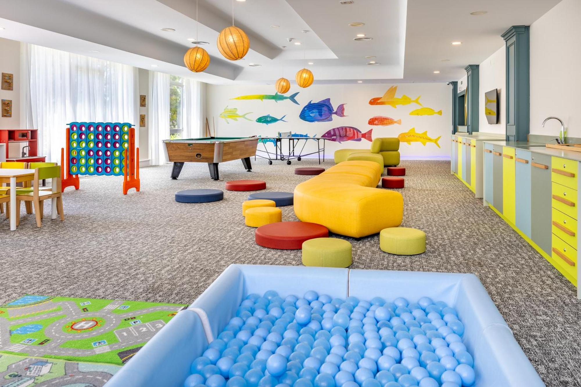 Grupotel Parc Natural & Spa Плайя де Муро Экстерьер фото The children's playroom at the hotel