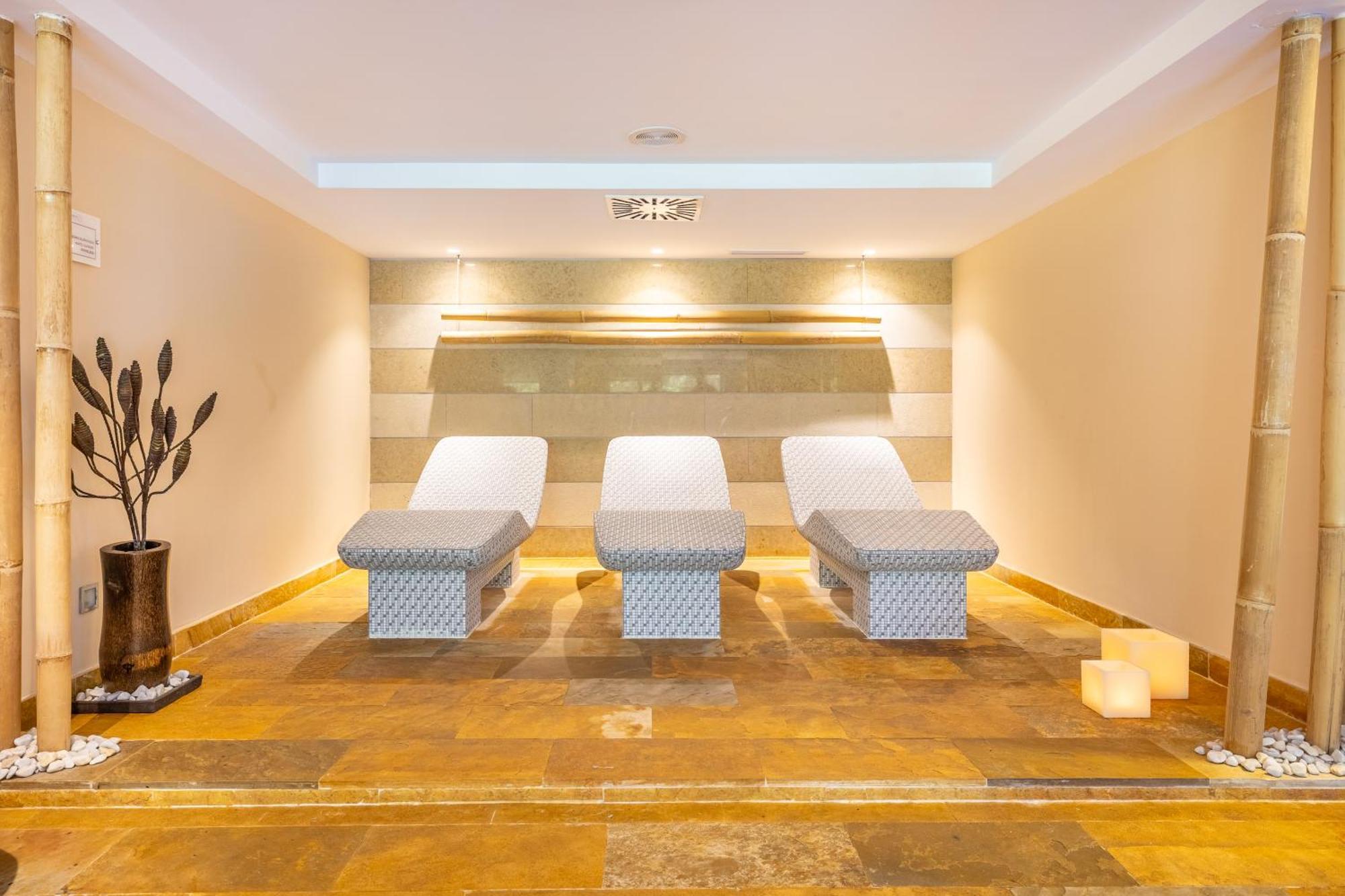 Grupotel Parc Natural & Spa Плайя де Муро Экстерьер фото Spa at the InterContinental